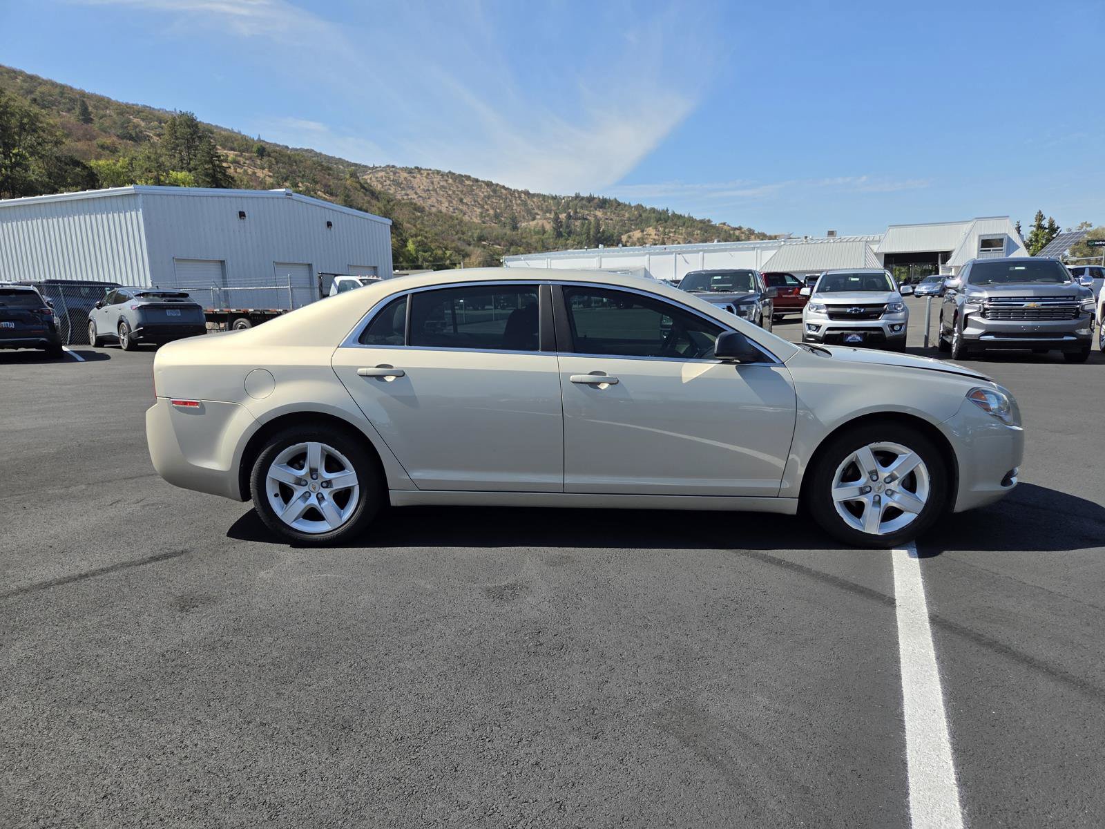 Used 2011 Chevrolet Malibu LS FWD image 4