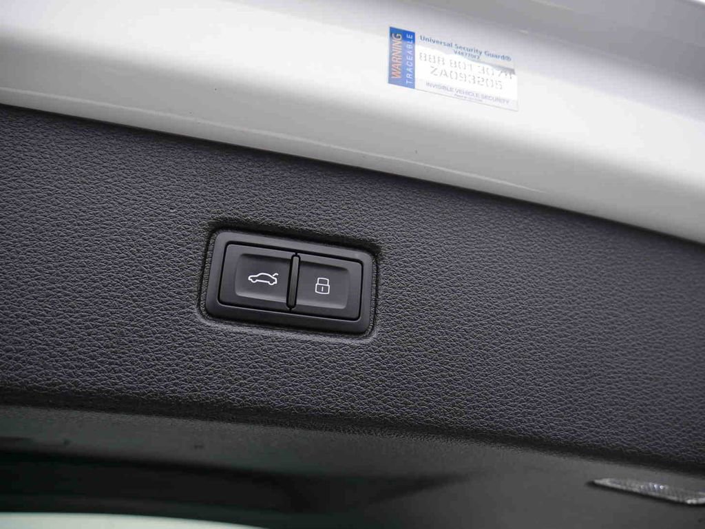 Used 2023 Audi Q7 3.0T Premium Plus image 12