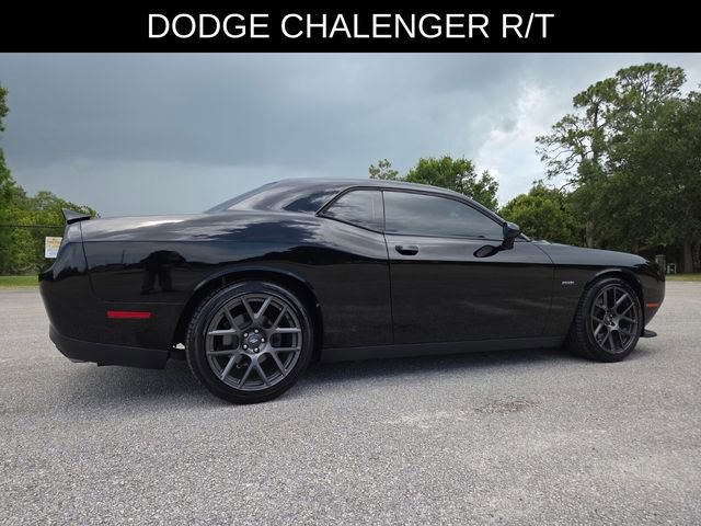 Used 2019 Dodge Challenger R/T RWD image 3