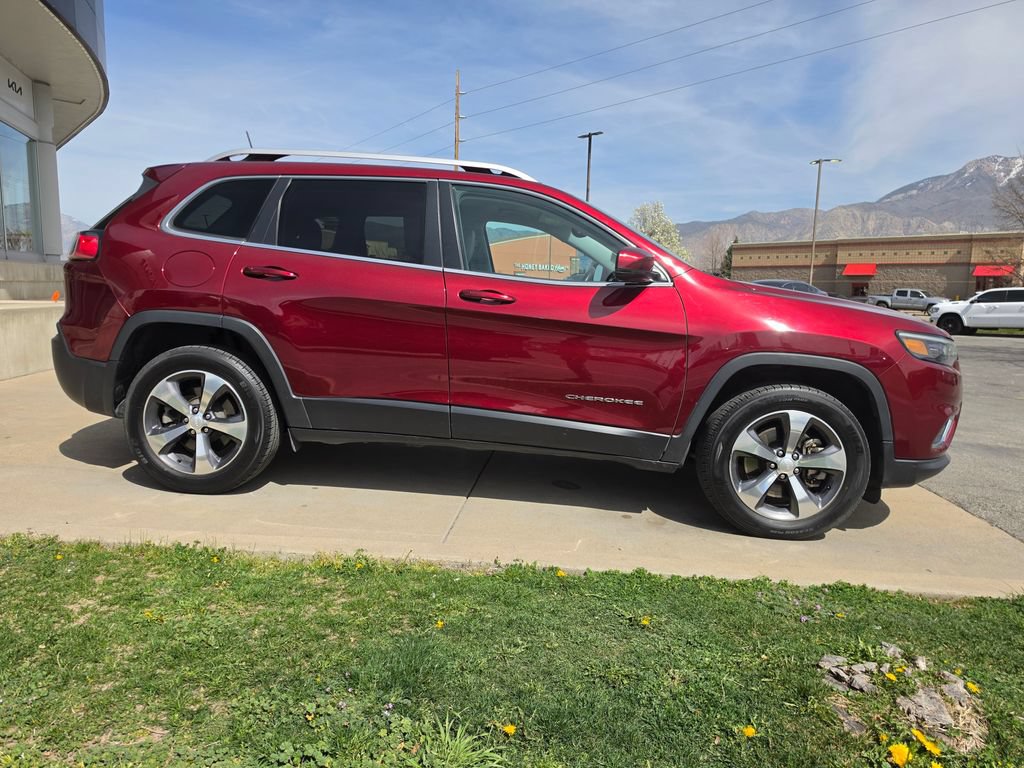 Used 2019 Jeep Cherokee Limited AWD/4WD image 4