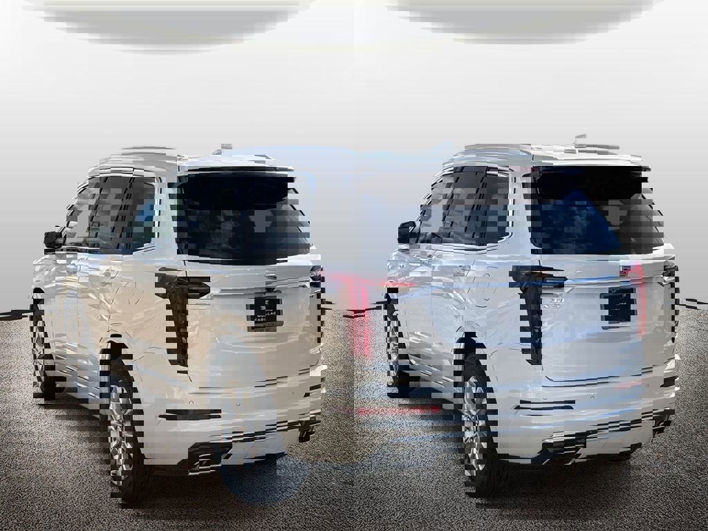 New 2025 Cadillac XT6 Luxury image 4