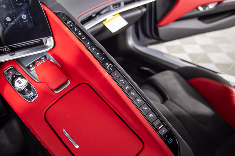 Used 2024 Chevrolet Corvette Stingray Preferred Cpe w/ Z51 Performance Package RWD image 31