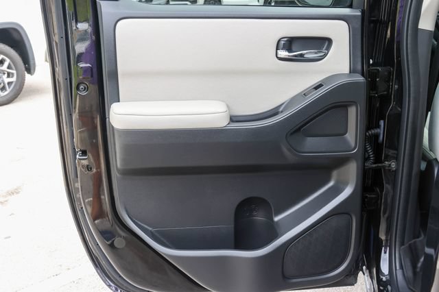 Used 2025 Nissan Frontier SV w/ SV Convenience Package AWD/4WD image 13