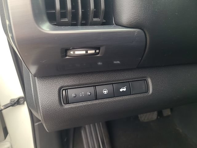 Used 2024 Nissan Pathfinder SL AWD/4WD image 13