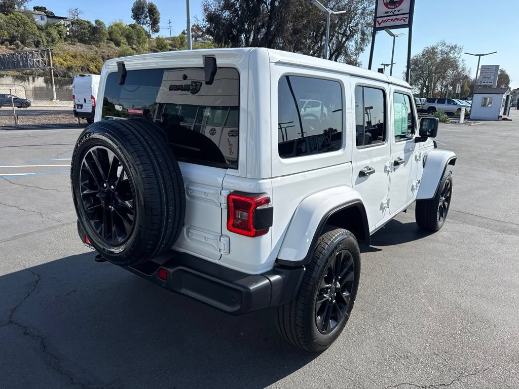 Certified 2025 Jeep Wrangler Unlimited Sahara w/ Safety Group AWD/4WD image 9