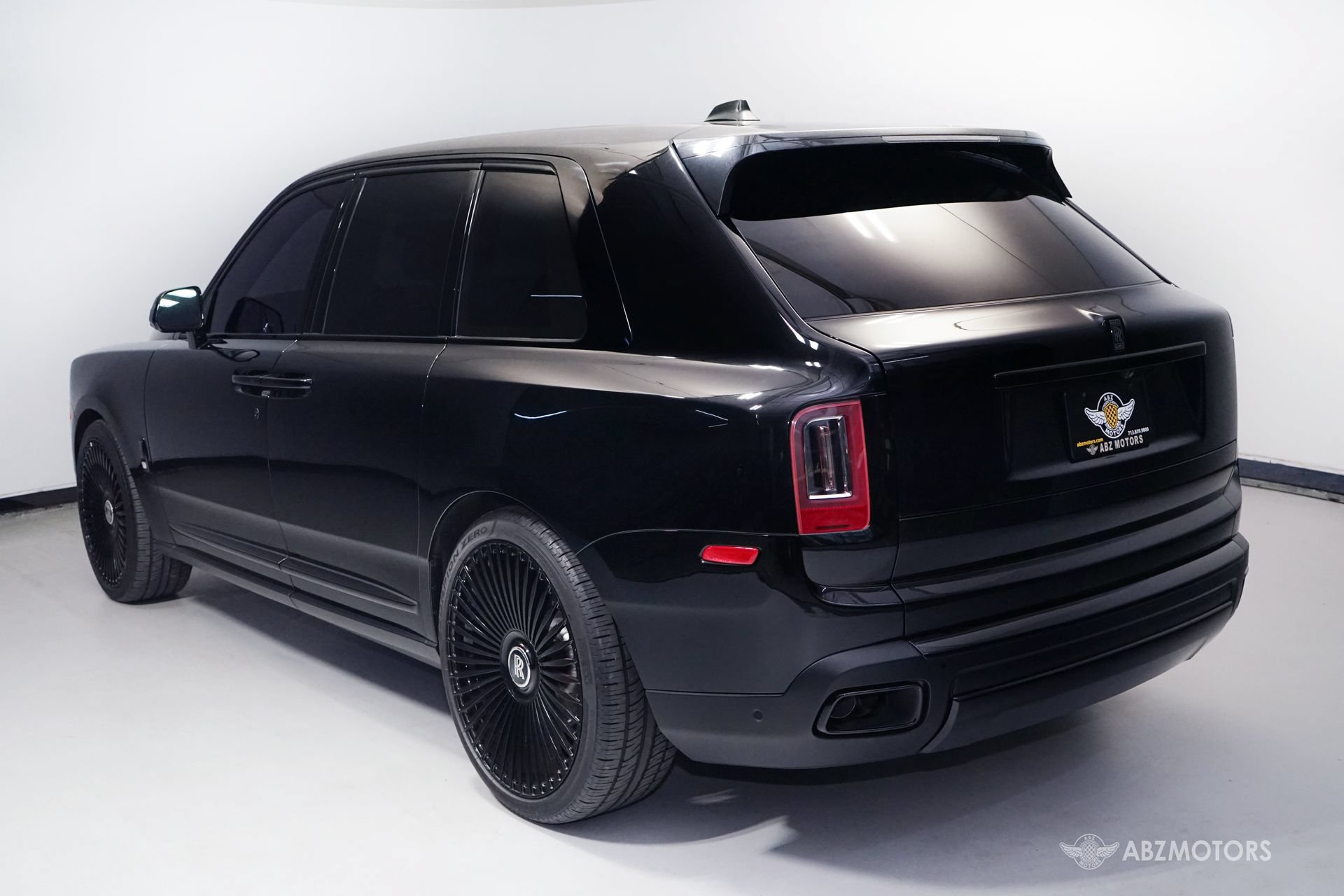 Used 2024 Rolls-Royce Cullinan AWD/4WD image 6