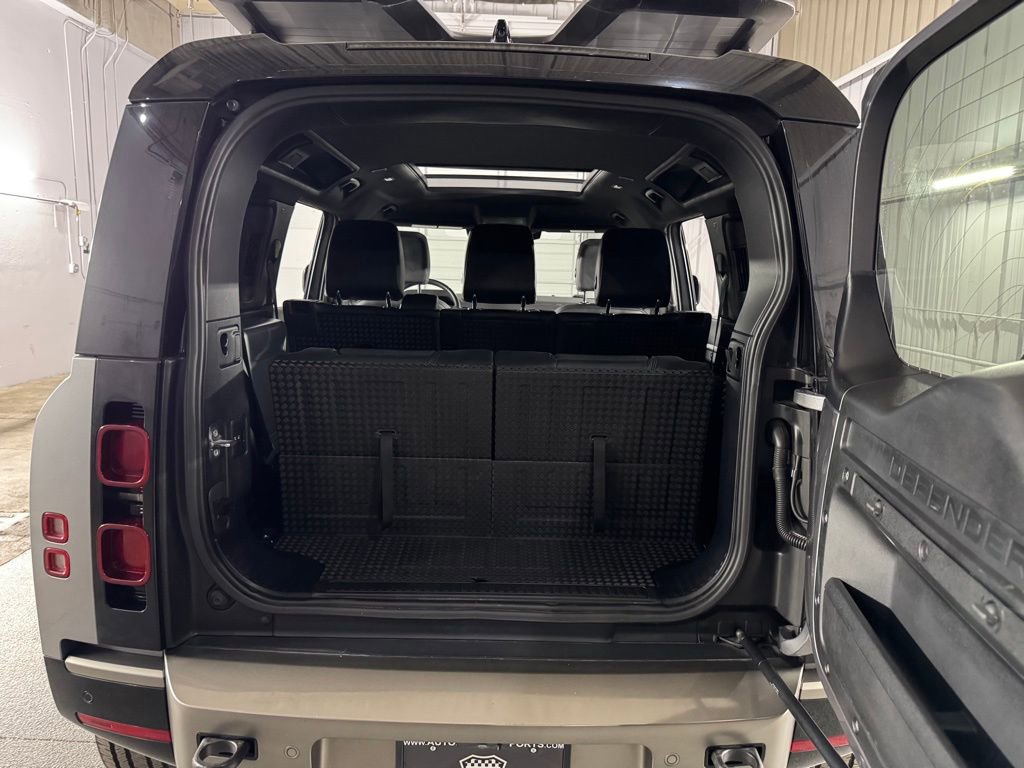 Used 2022 Land Rover Defender 110 X-Dynamic SE AWD/4WD image 57