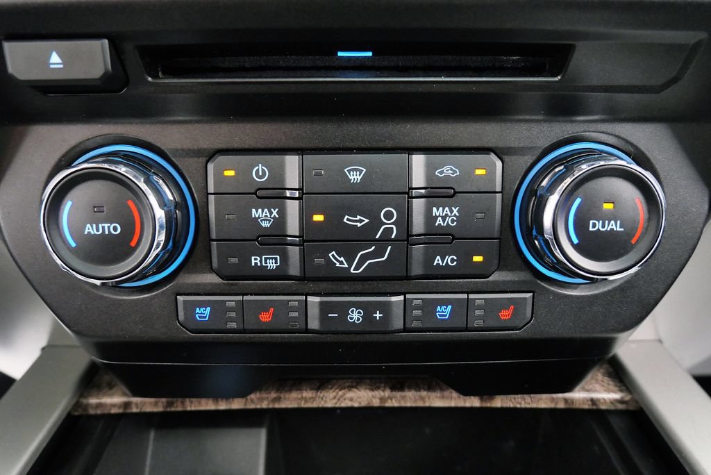 Used 2017 Ford F250 Lariat w/ Lariat Ultimate Package AWD/4WD image 33