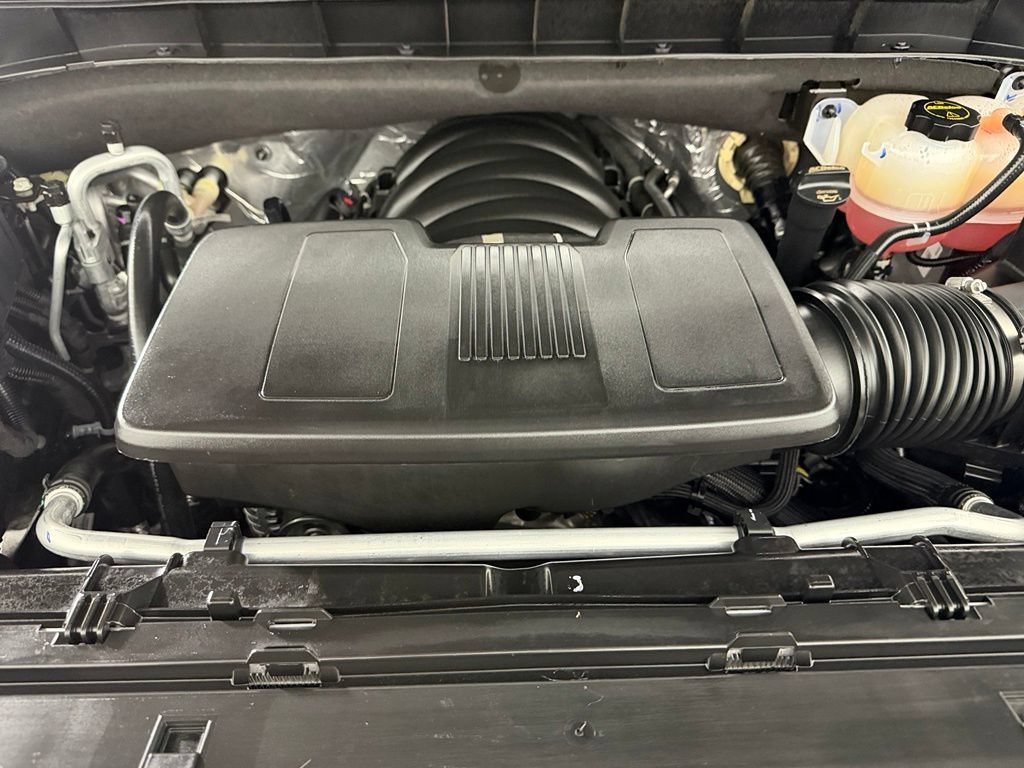 Used 2026 Chevrolet Suburban RST AWD/4WD image 25