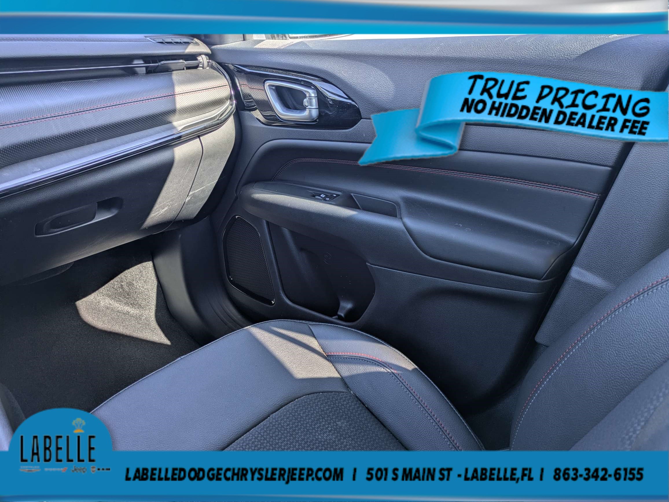 Used 2024 Jeep Compass Trailhawk AWD/4WD image 14