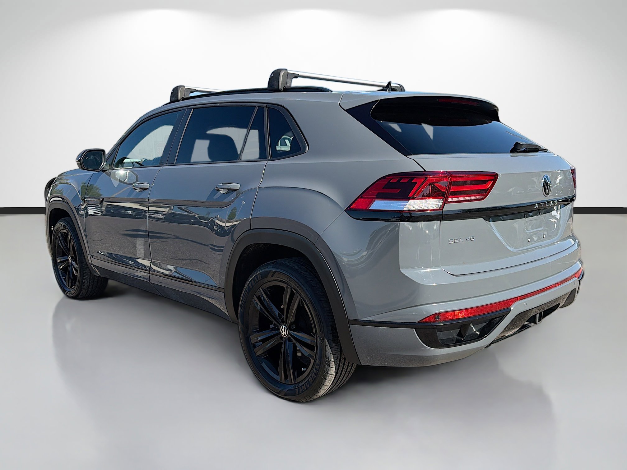 Used 2023 Volkswagen Atlas Cross Sport SEL image 5