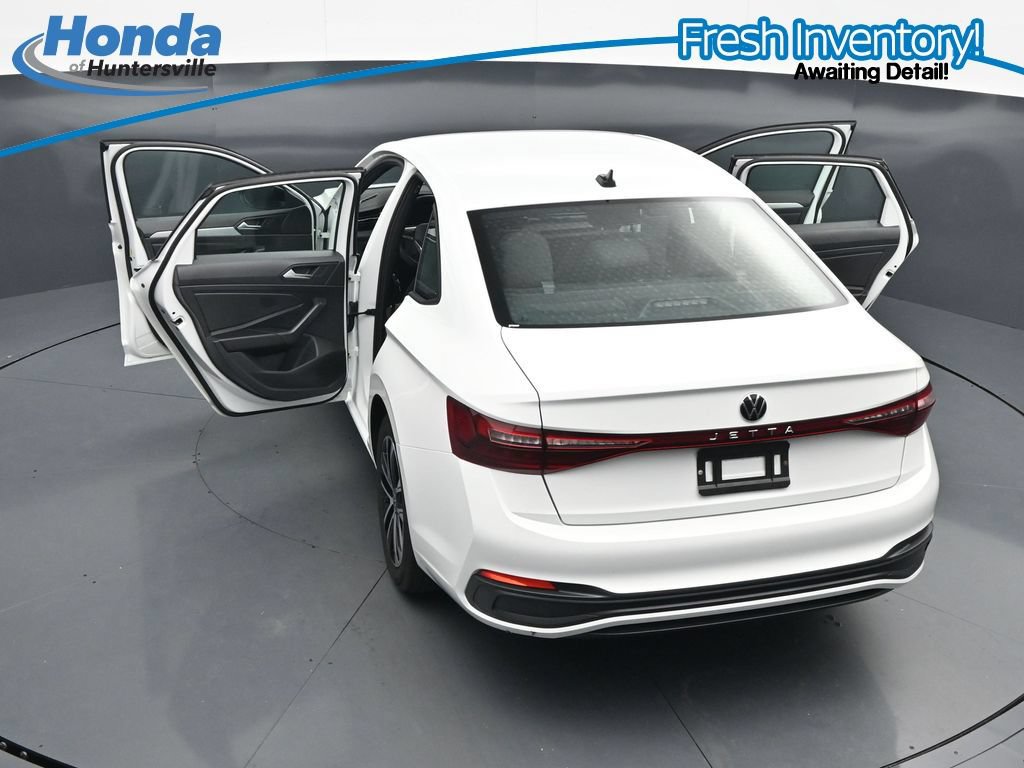 Used 2025 Volkswagen Jetta Sport FWD image 37