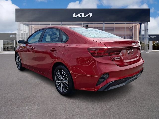 Used 2024 Kia Forte LXS w/ LXS Technology Package FWD image 4