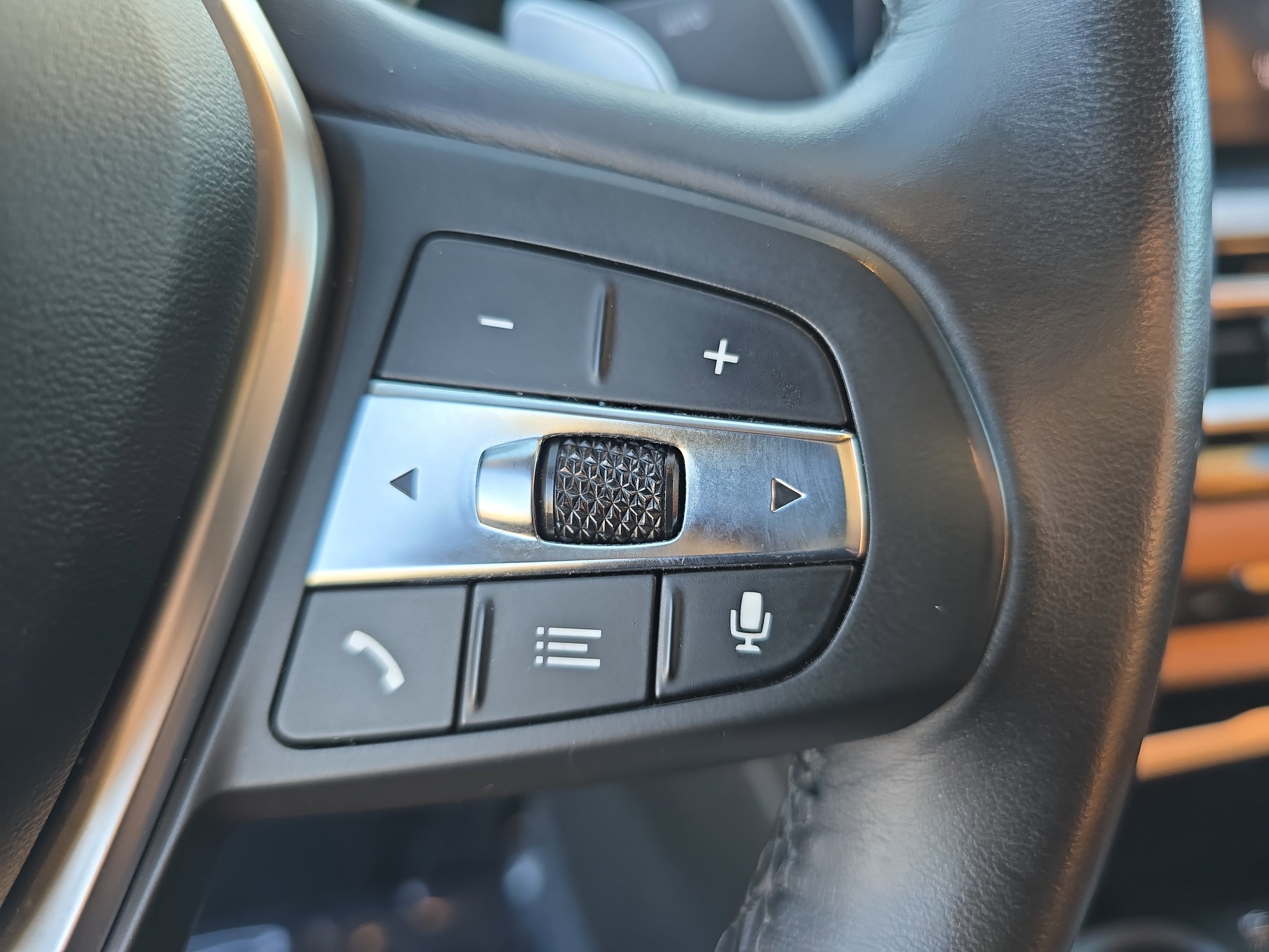 Used 2023 BMW 330i xDrive Sedan w/ Premium Package image 17