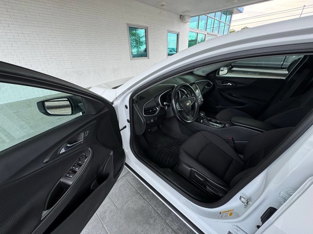 Used 2023 Chevrolet Malibu LS FWD image 11