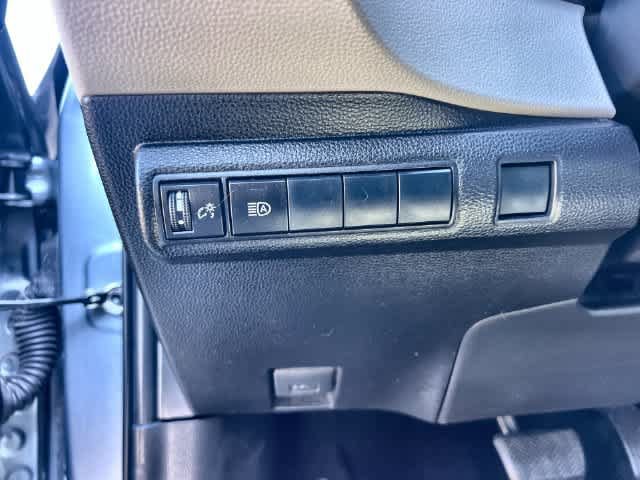 Used 2020 Toyota Corolla LE FWD image 28