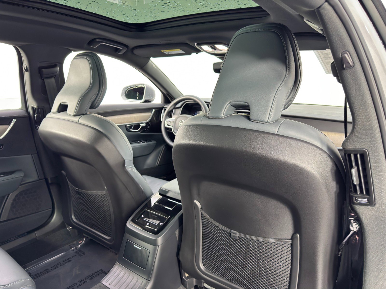 Used 2024 Volvo S90 T8 Ultimate image 36