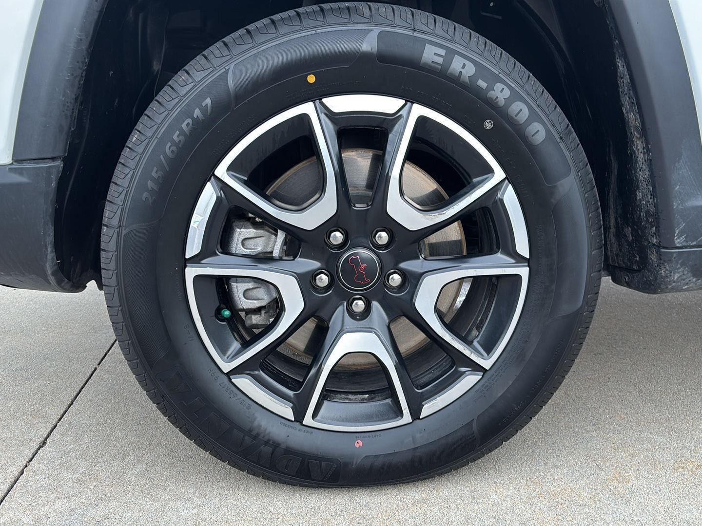 Used 2025 Jeep Compass Trailhawk AWD/4WD image 34