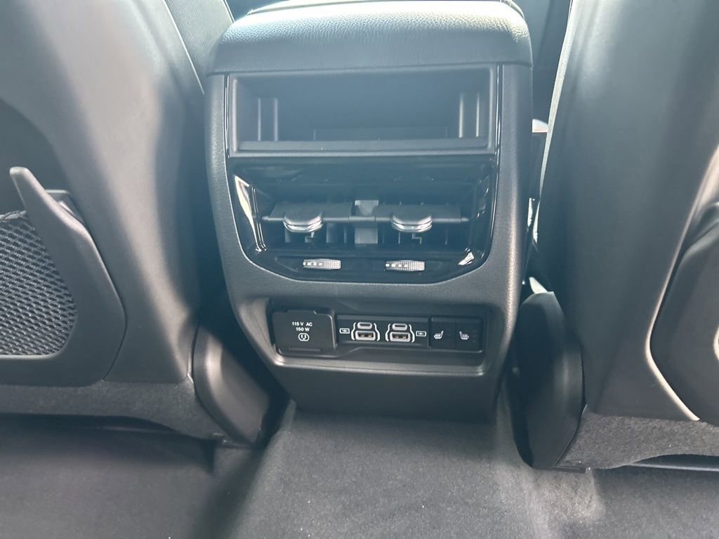 New 2025 Jeep Grand Cherokee Overland w/ Luxury Tech Group IV image 28