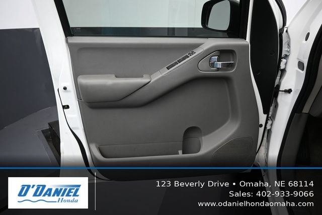 Used 2014 Nissan Frontier SV AWD/4WD image 23