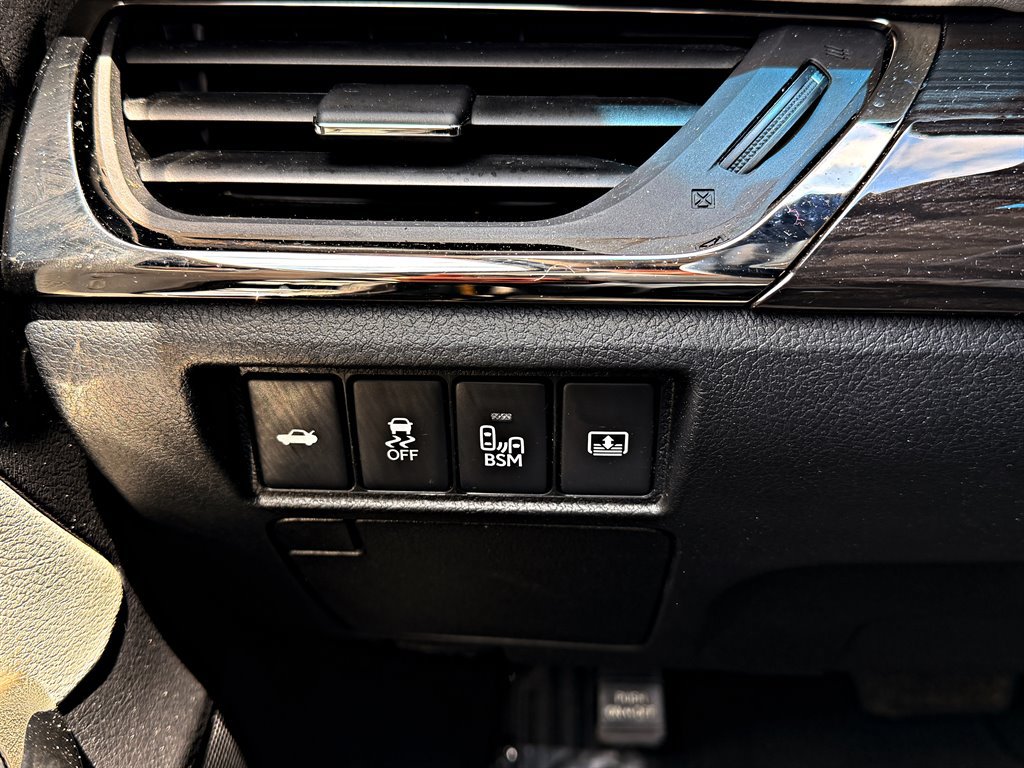 Used 2013 Toyota Avalon Limited FWD image 21