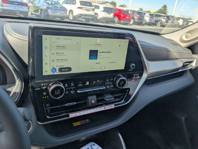 New 2026 Toyota Highlander AWD image 19