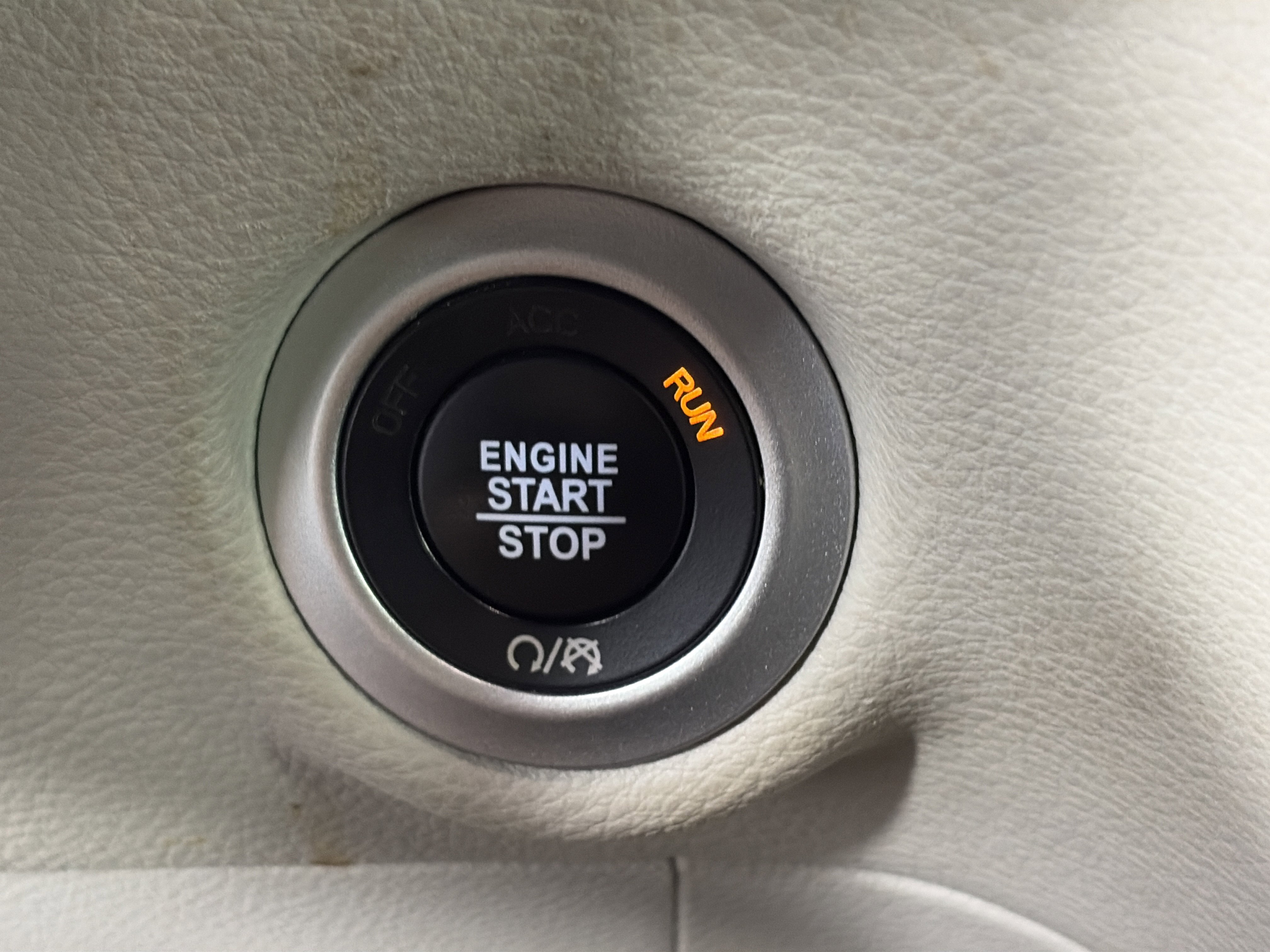Used 2019 Chrysler Pacifica Limited w/ Advanced Safetytec Group FWD image 29