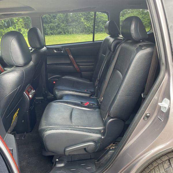 Used 2013 Toyota Highlander Limited image 14