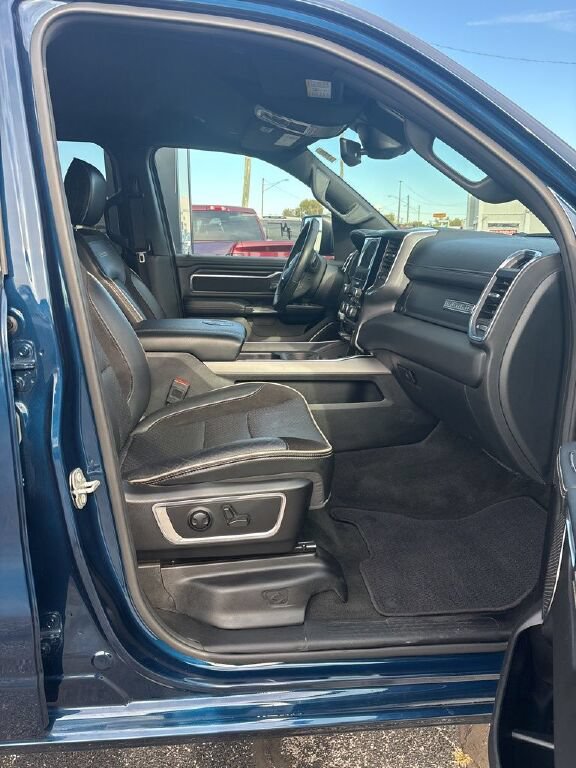 Used 2024 RAM 1500 Laramie AWD/4WD image 22