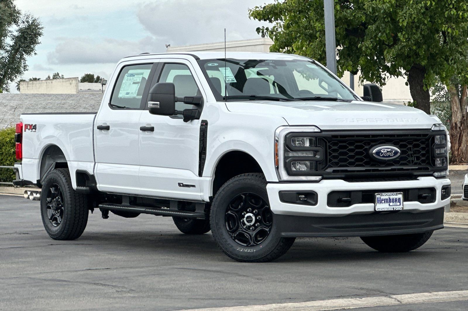 New 2026 Ford F350 4x4 Crew Cab Super Duty image 2