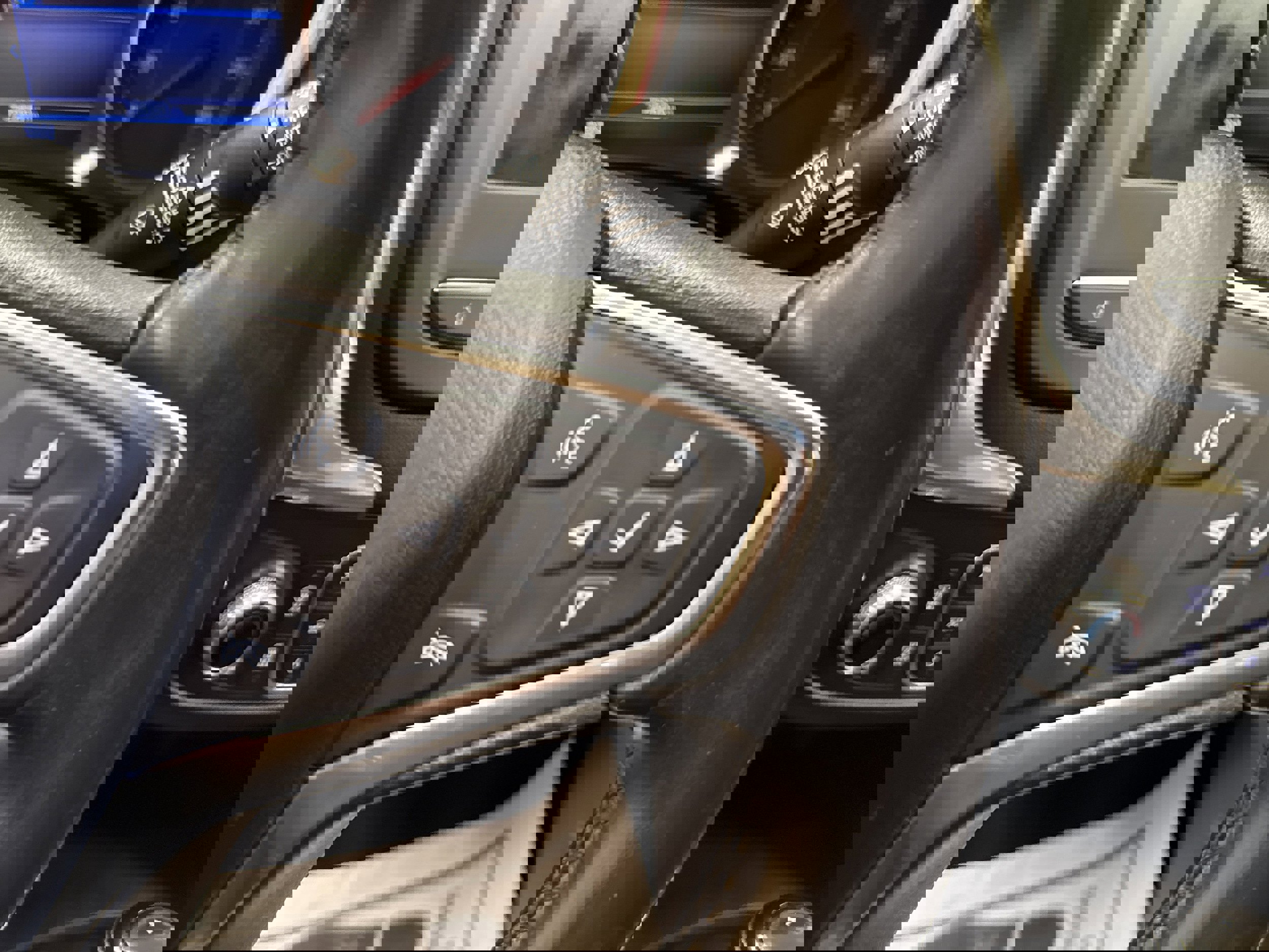 Used 2019 Chevrolet Equinox LT w/ Driver Convenience Package image 11