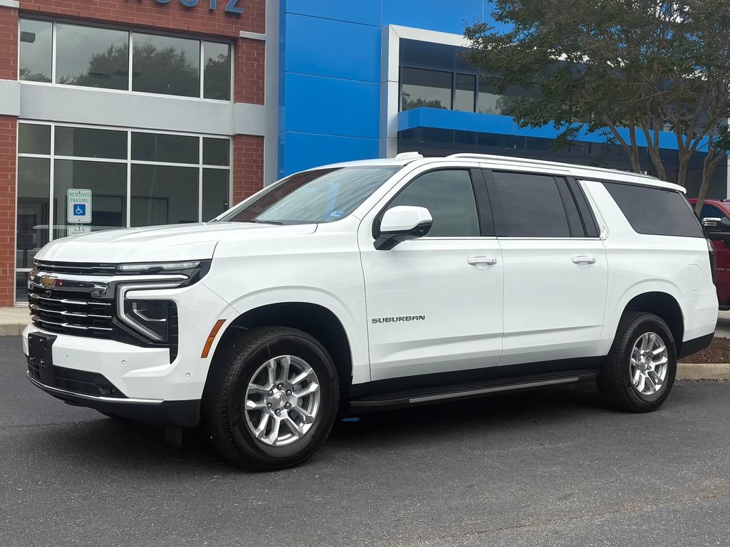 New 2026 Chevrolet Suburban LT w/ Comfort Package