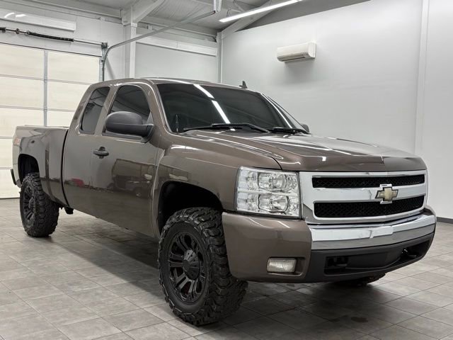 Used 2008 Chevrolet Silverado 1500 LT w/ Power Pack Plus AWD/4WD image 1
