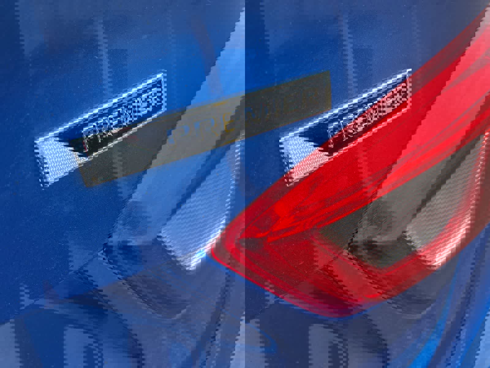 Used 2017 Chevrolet Cruze Premier FWD image 23