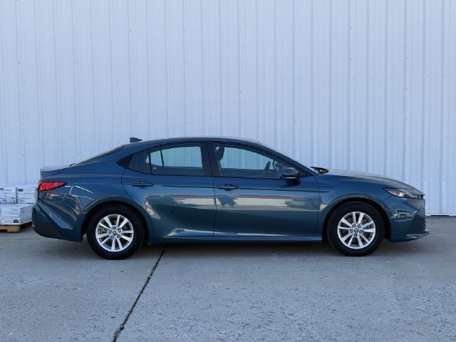 Used 2025 Toyota Camry LE FWD image 3