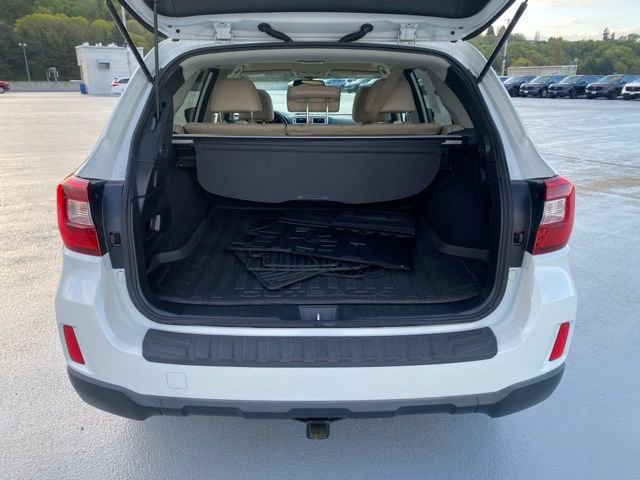 Used 2017 Subaru Outback 2.5i Limited image 9