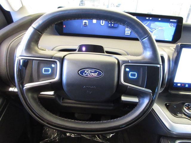 Certified 2025 Ford Expedition Max Platinum image 14