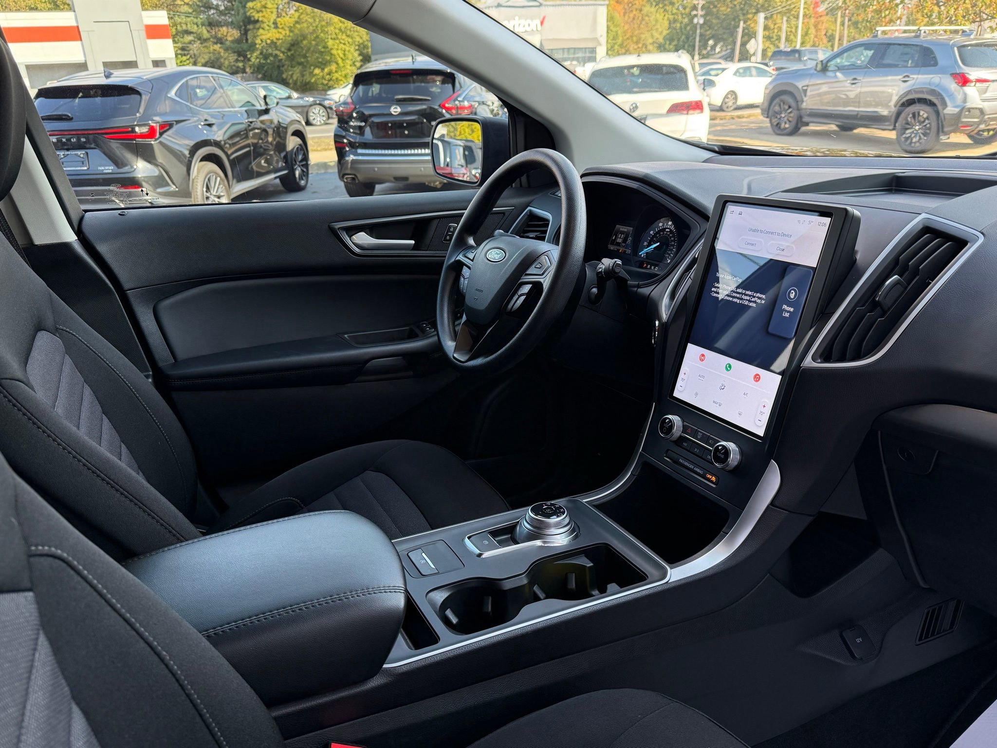 Used 2024 Ford Edge SE image 14