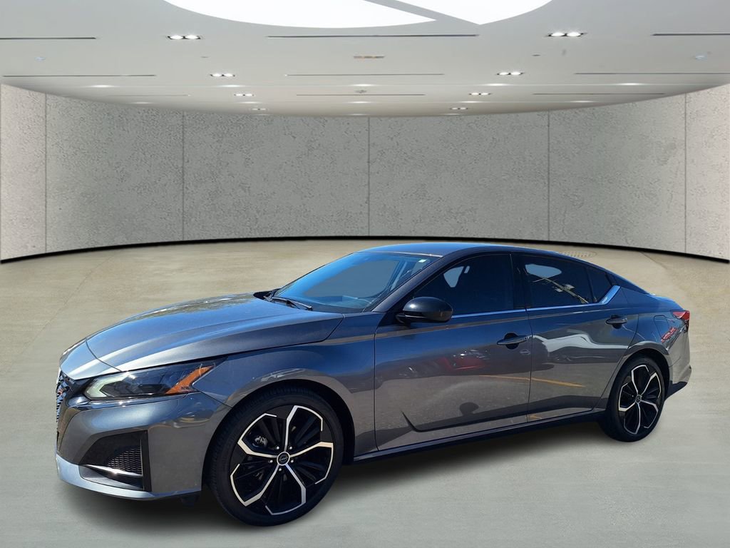 Used 2025 Nissan Altima 2.5 SR image 8