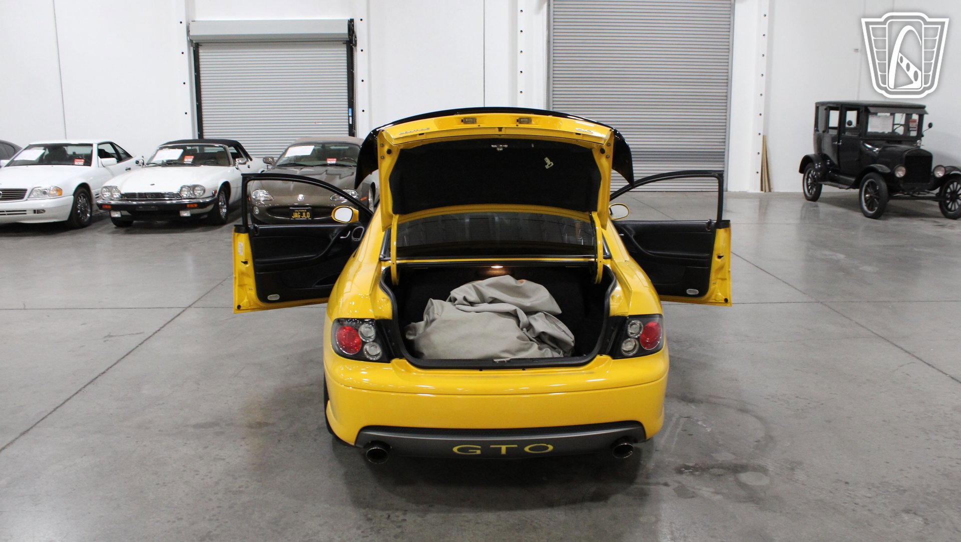 Used 2005 Pontiac GTO image 30