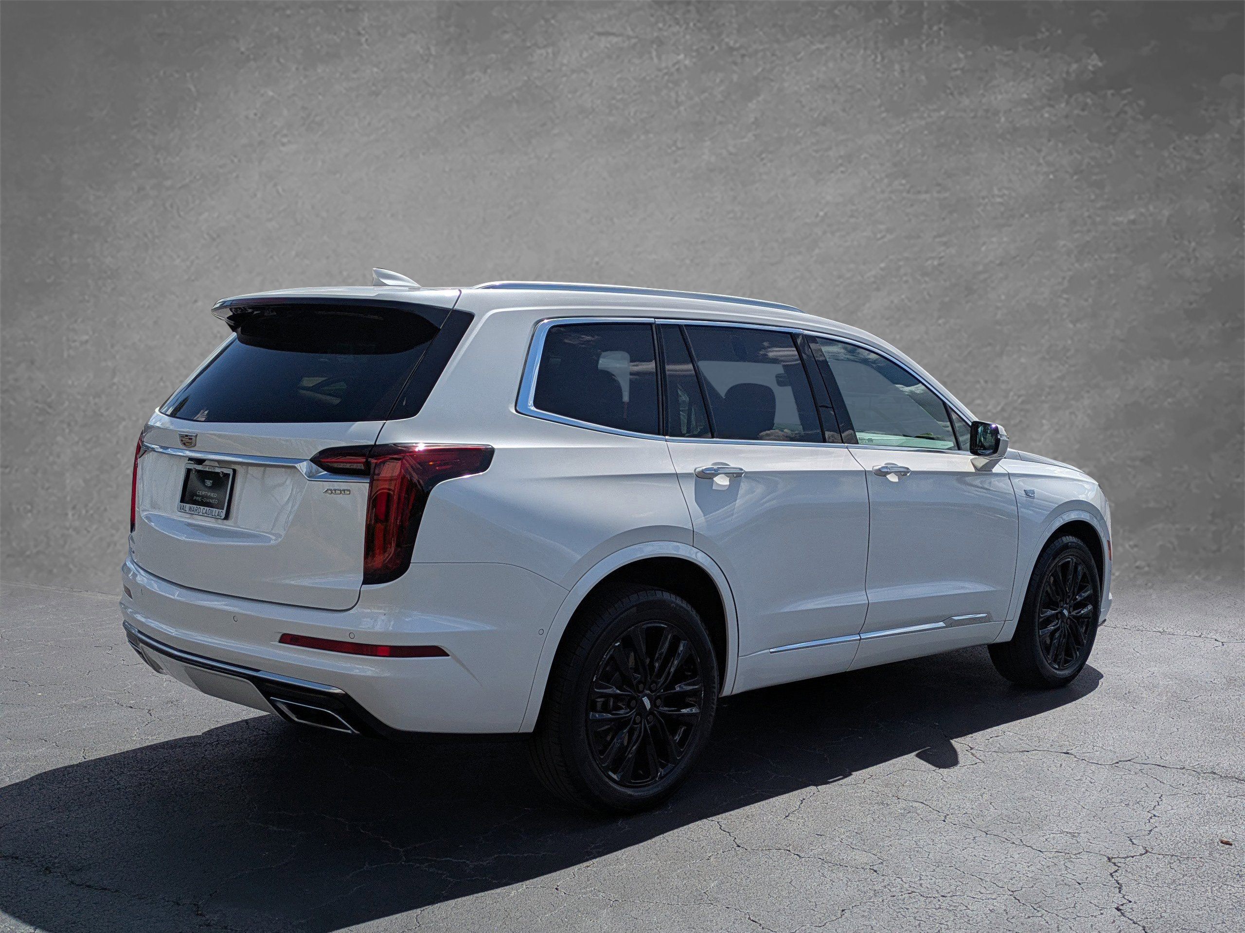 Certified 2023 Cadillac XT6 Premium Luxury w/ Platinum Package image 6