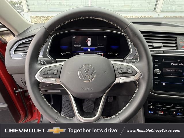 Used 2022 Volkswagen Tiguan SE FWD image 14