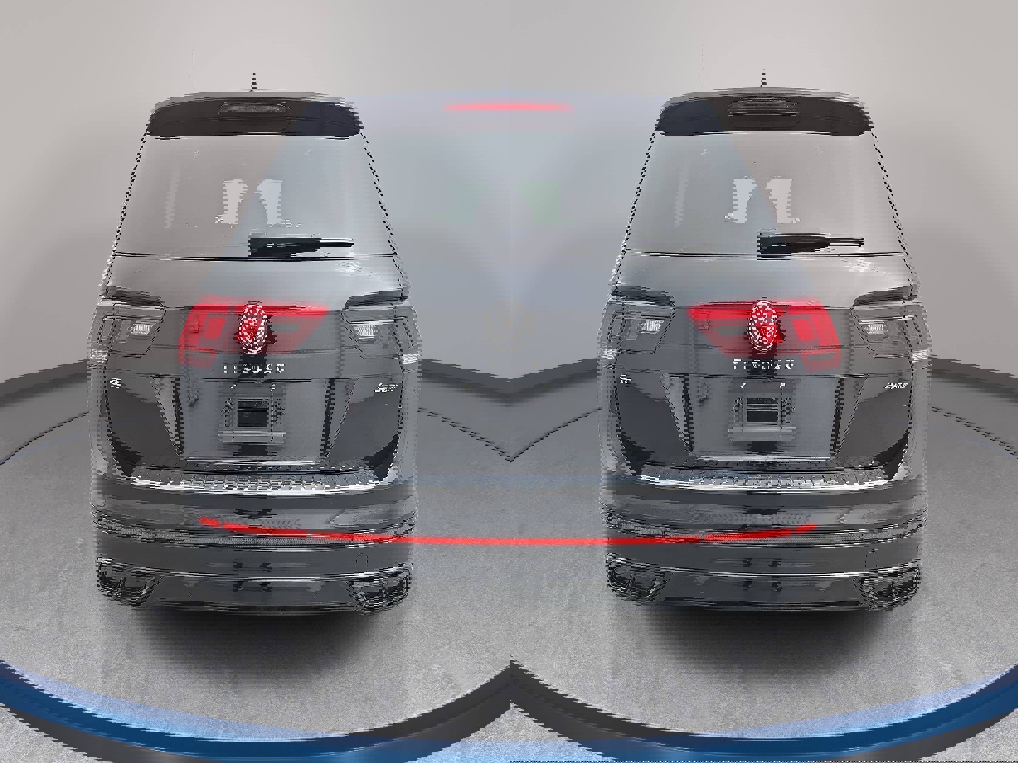 Certified 2024 Volkswagen Tiguan SE R-Line image 6