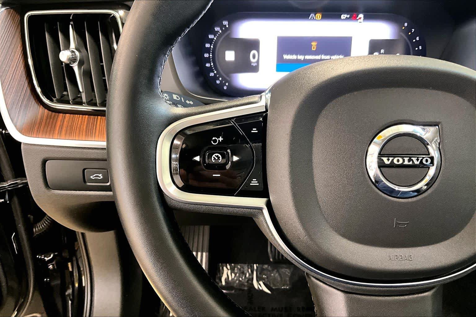 Certified 2024 Volvo XC60 B5 Plus w/ Protection Package Premier AWD/4WD image 23