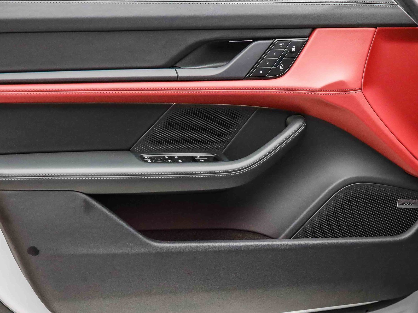 Used 2025 Porsche Taycan 4S image 19