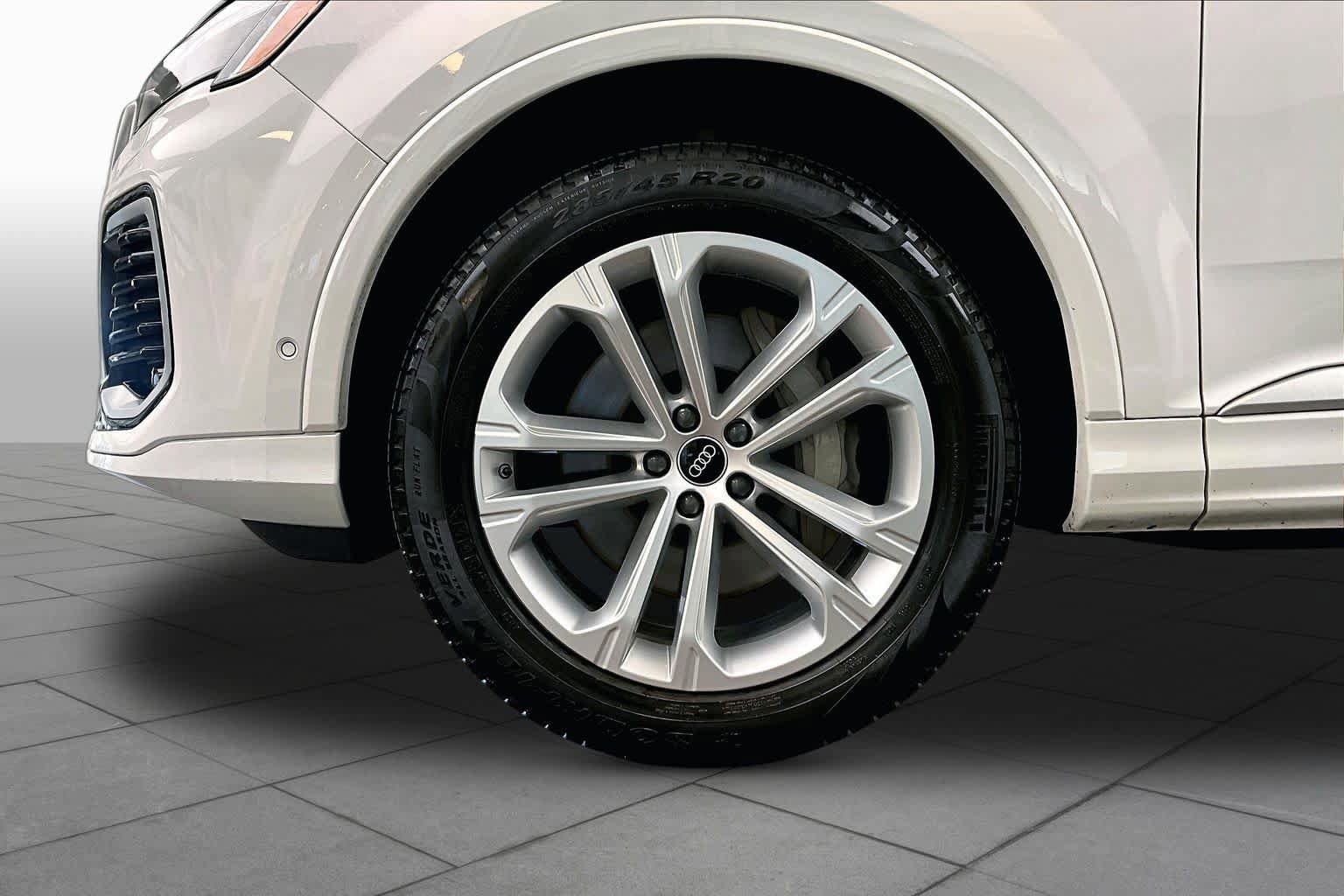 Used 2025 Audi Q7 2.0T Premium w/ Convenience Package AWD/4WD image 10