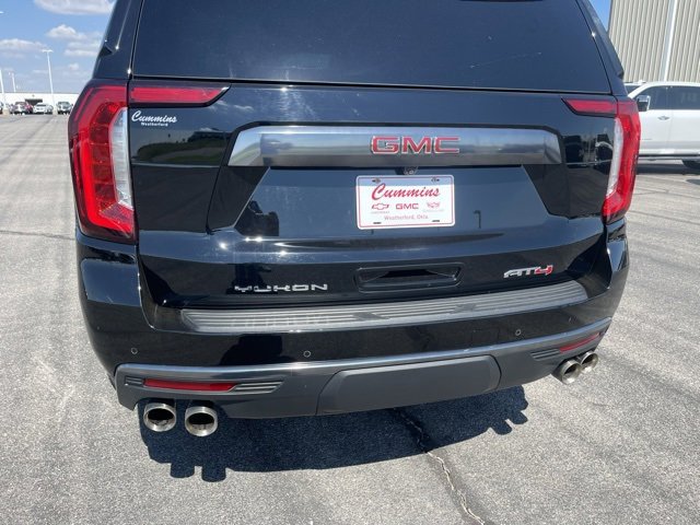 Used 2023 GMC Yukon AT4 w/ AT4 Premium Package image 12