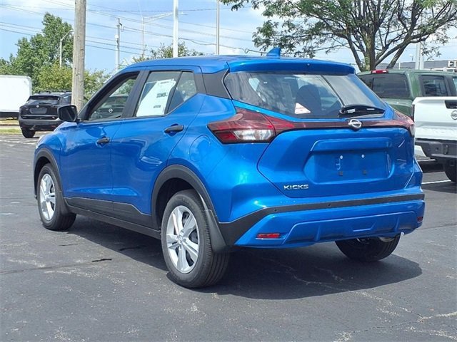 New 2025 Nissan Kicks Play S image 4