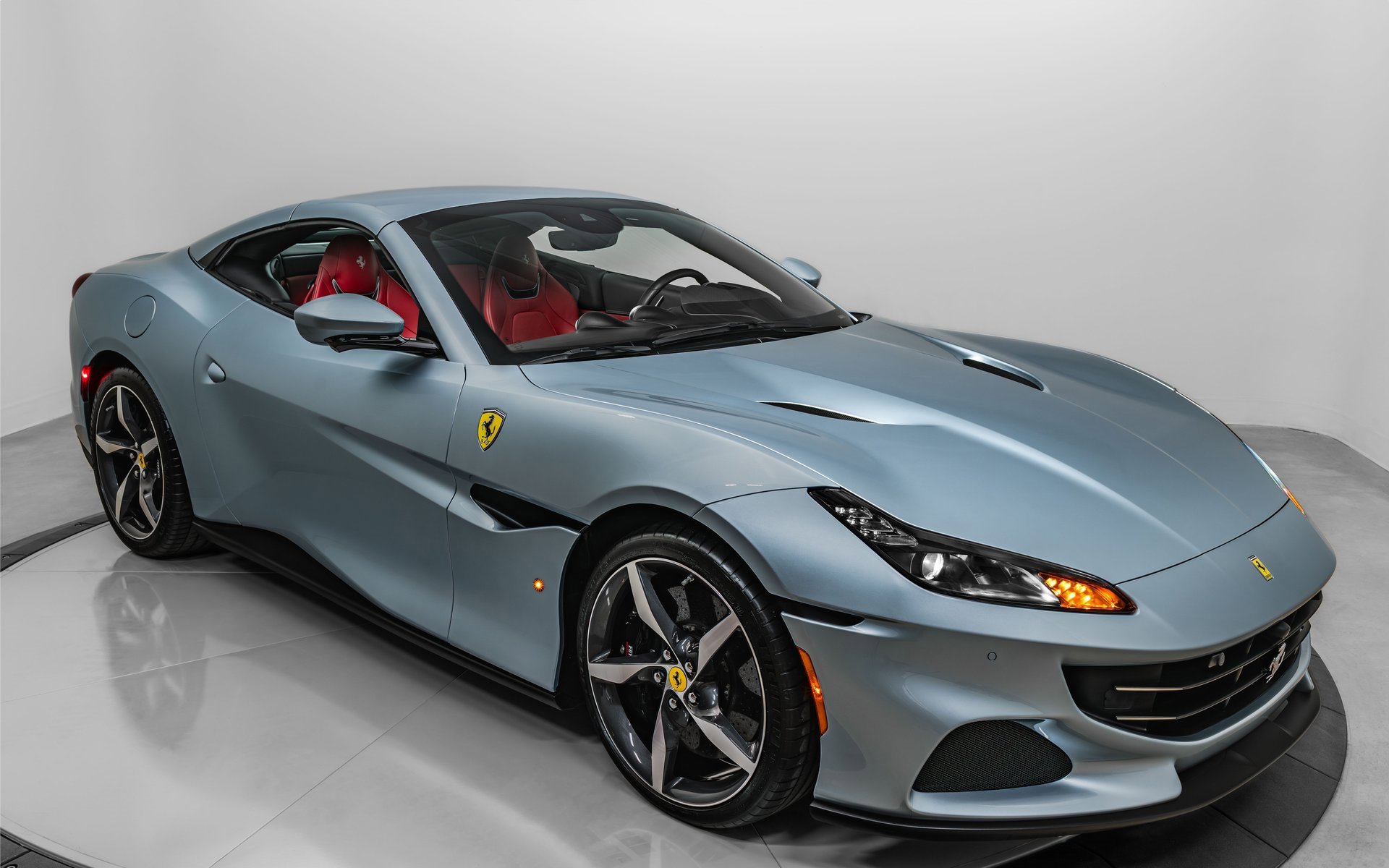 Certified 2022 Ferrari Portofino M image 13