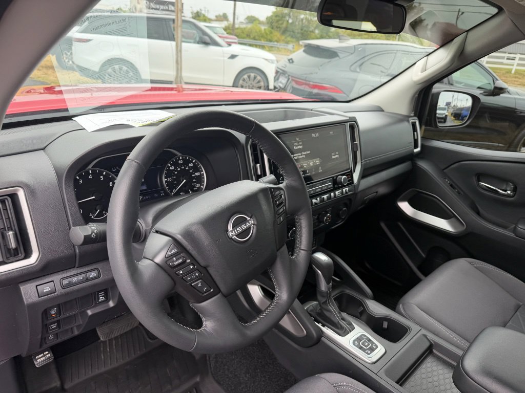 Used 2026 Nissan Frontier SV w/ SV Convenience Package AWD/4WD image 11